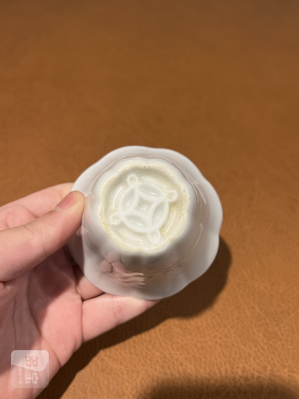 十七世纪 德化暗刻梅花杯 - 图7